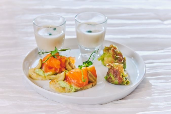 ザ ストリングス 博多「初夏のいちごと抹茶アフタヌーンティー」セイボリーイメージ