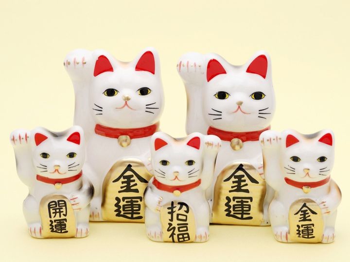 2026年5月4日は、最上の吉日「天赦日」と金運の「寅の日」が重なる超・希少な金運最強日！ ゴールデンウイーク中に絶対チェックしたい、お金に愛されるための正解アクションと、避けるべき注意点を解説します。（画像出典：PIXTA）