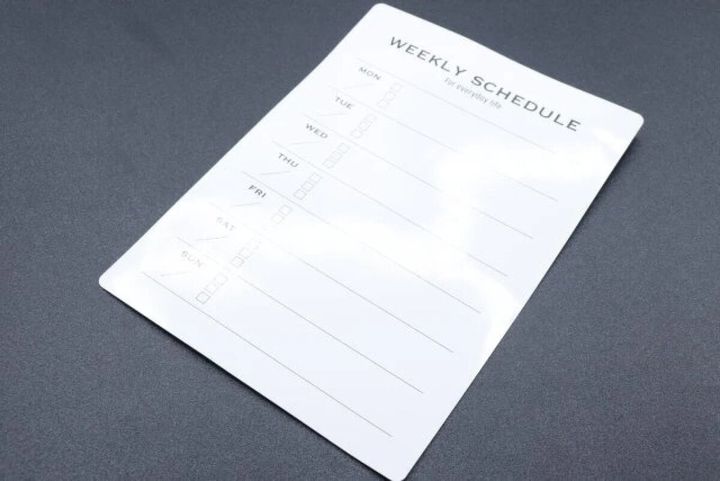 ダイソーのマグネットホワイトボード 週間予定表