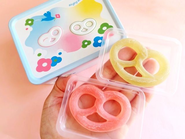 東京都渋⾕区・「ヒトツブカンロ原宿店」原宿店先行・春夏期間限定「グミッツェル缶6個セット ハナ」5