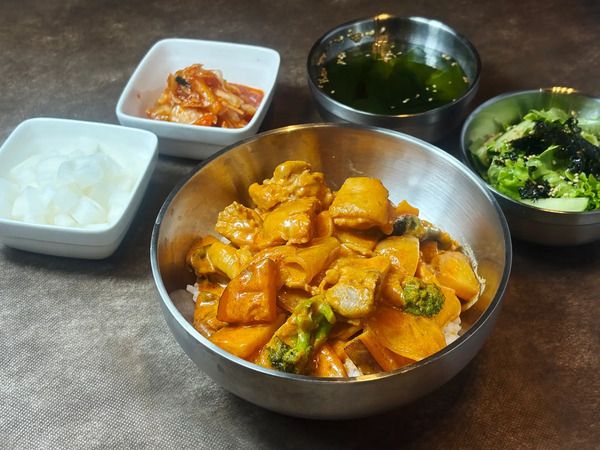 【東京都新宿区】韓国で話題のチムタク専門店「88チムタク」OPEN！期間限定でUber Eats新規注文30％OFF