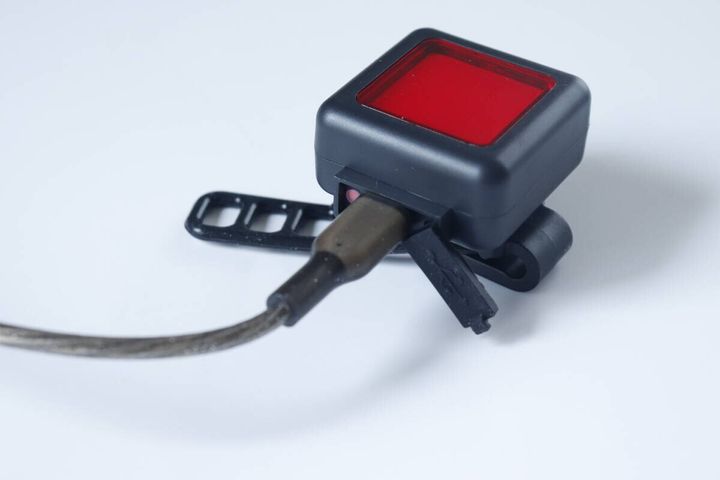 ダイソー COBストラップライトRED 充電