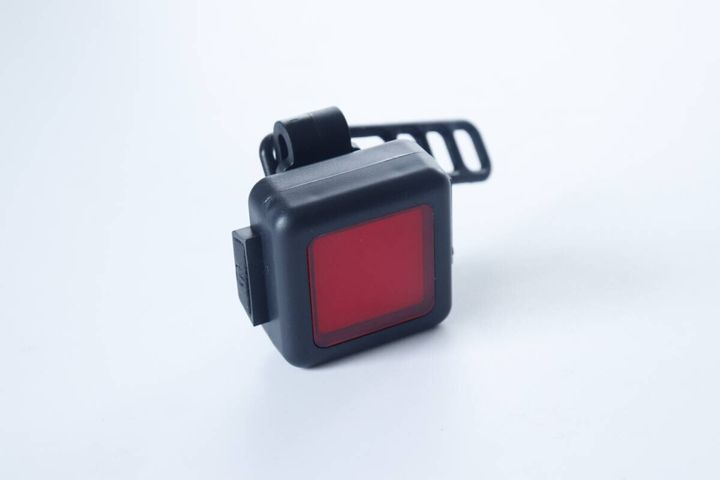 ダイソー COBストラップライトRED デザイン