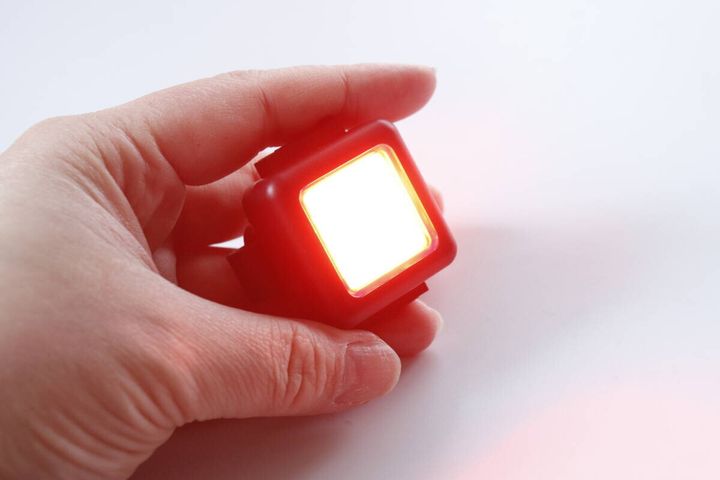 ダイソー COBストラップライトRED 明るさ