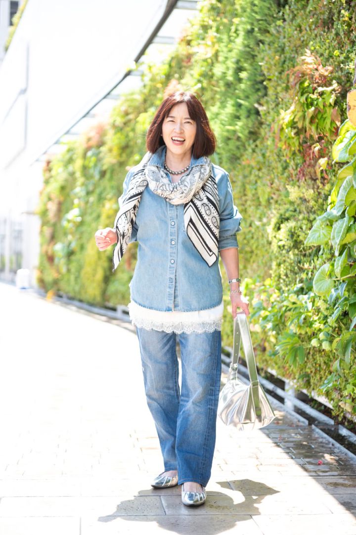 デニムシャツ･･･UNIQLO デニムパンツ･･･NOBLE レースキャミ・ストール・ネックレス･･･mon cabinet シューズ･･･Kenpogen バック･･･フリマで購入