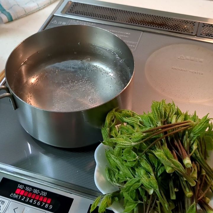 熱湯で茹でます！