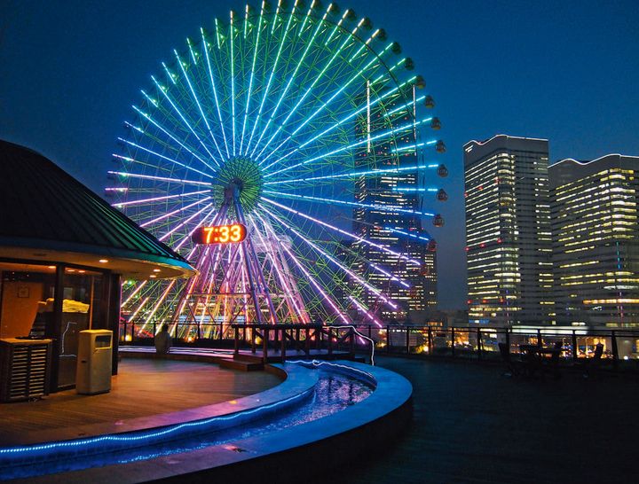 みなとみらいの景色を眺められる、横浜みなとみらい万葉倶楽部屋上の足湯