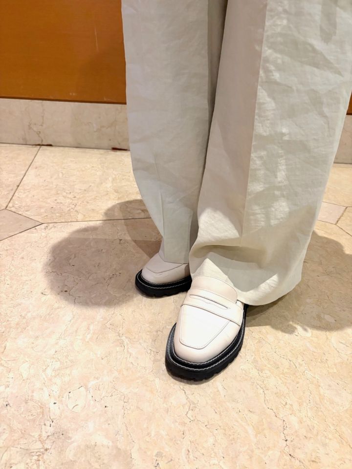 靴はヒルズアベニュー