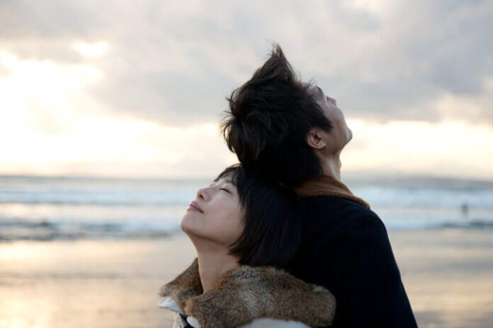 男性が本命にしかしない3つの愛情表現とは? 遊びとの違いを見抜くポイント
