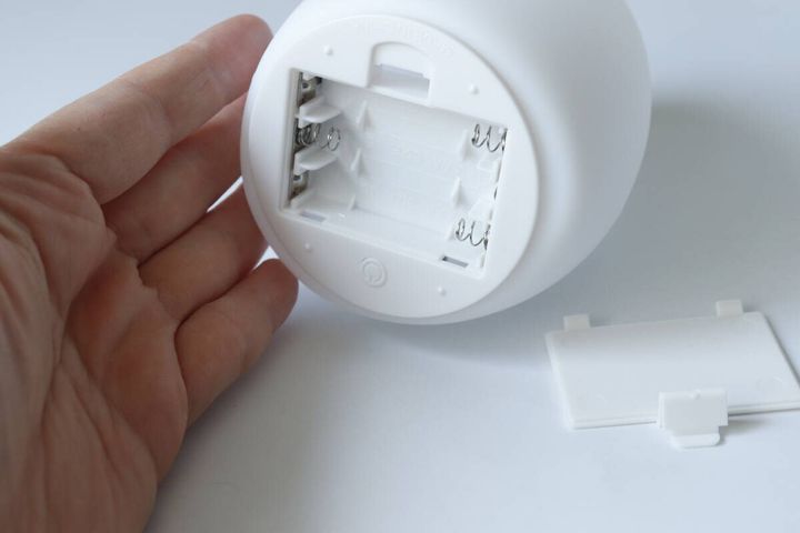 ダイソー センサーライト（アヒル） 電池ボックス
