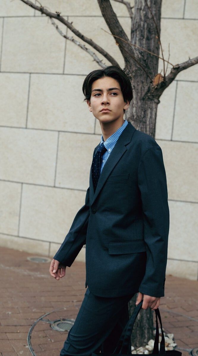 UNIQLOオリジナル開発の素材で動きやすく手入れがラクなジャケット、パンツ