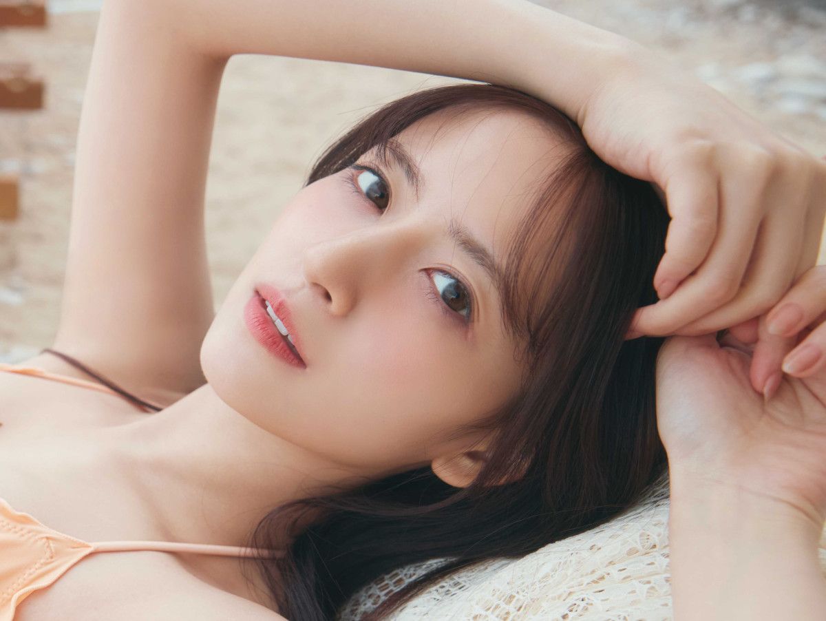 金川紗耶の1st写真集、ビキニ姿を美しく楽しむ方法