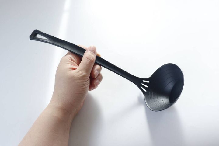 ダイソー 先がつかない立つ目盛り付お玉