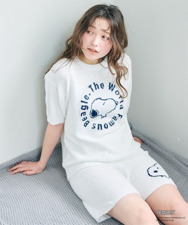 もこもこ素材が気持ちよくてかわいい！「クロスプラス」から今年もスヌーピーデザインのルームウェアが到着