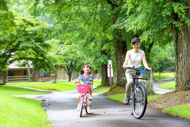 四季折々に表情を変える軽井沢の木々に包まれながら、五感をフルに使って遊び尽くそう