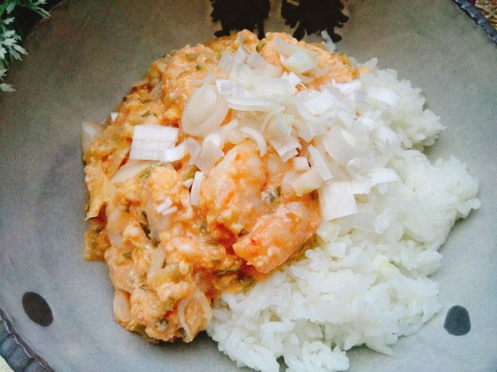 ご飯が止まらない！えび玉チリ丼