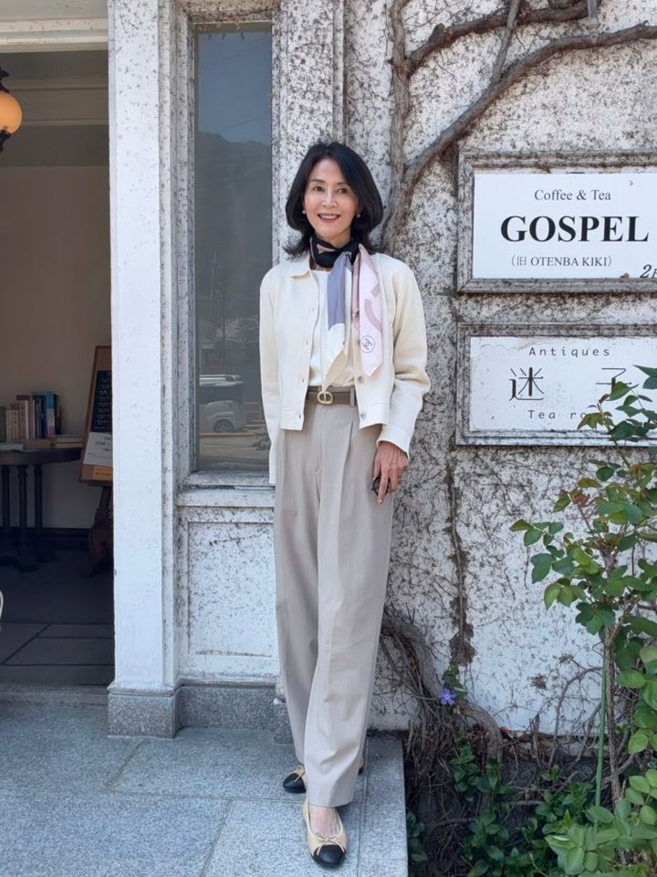 有村一美さんスカーフコーデ②