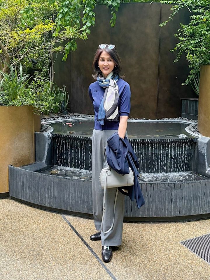 有村一美さんスカーフコーデ④