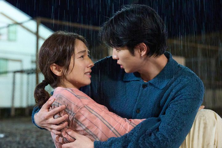 ドラマ『10回切って倒れない木はない』第4話より （C）日本テレビ width=