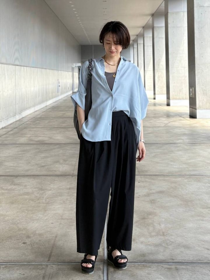 2026春夏大人女性おすすめブルーシャツハンサムコーデ