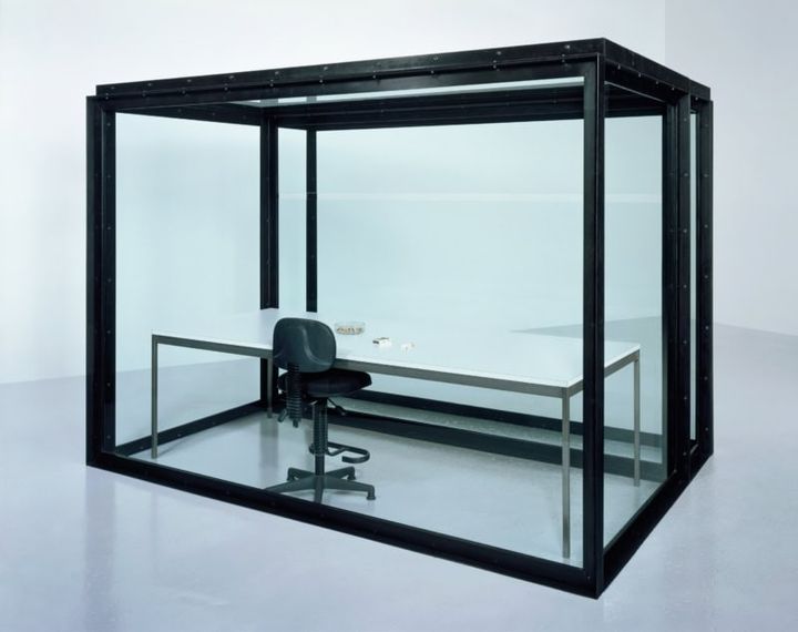 ダミアン・ハースト《後天的な回避不能》1991年、テート美術館蔵 Photographed by Prudence Cuming Associates ©Damien Hirst and Science Ltd. All rights reserved, DACS/Artimage 2026