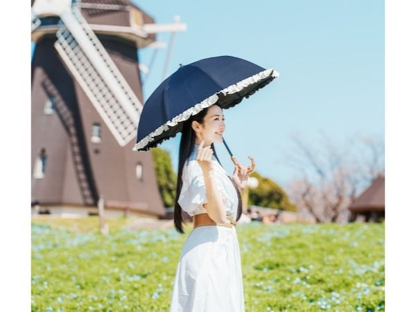 立体フリルと100％遮光生地を店頭で体感、「芦屋ロサブラン」が限定で