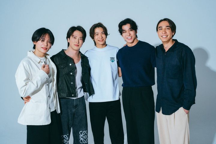 『バチェロレッテ・ジャパン』シーズン4 参加者の長田さん、倉岡さん、和田さん、山崎さん、セバウンさん