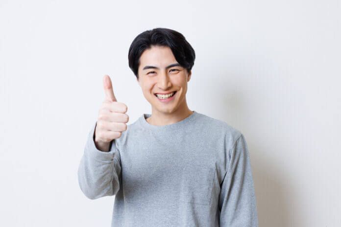 男が無意識にやる“気になる女子への行動”
