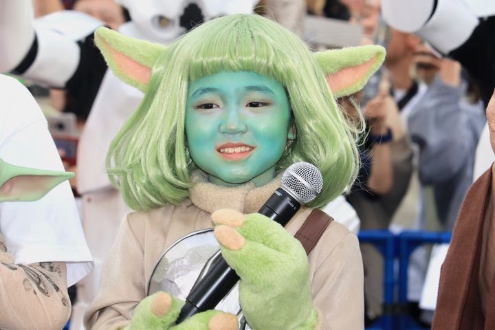 永尾柚乃 映画『スター・ウォーズ／マンダロリアン・アンド・グローグー』5月4日「スター・ウォーズの日」カウンダウンイベントの様子 クランクイン！ width=