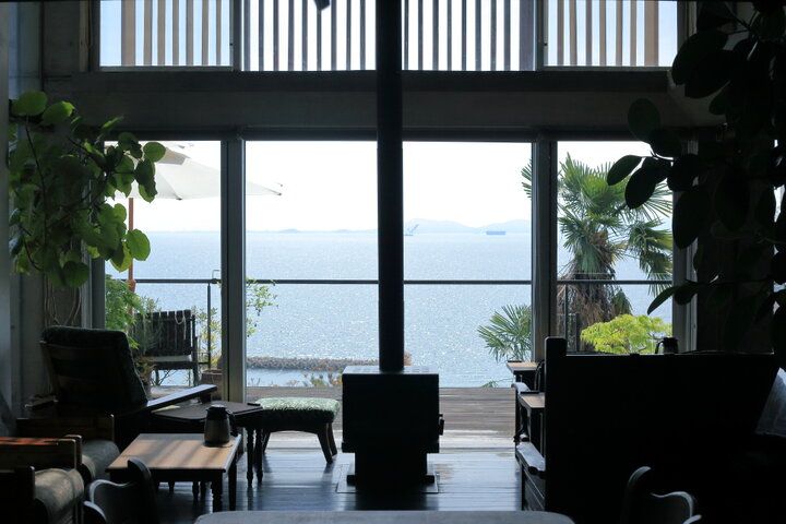 海を眺めてのんびり過ごす贅沢カフェタイム。三河湾を一望できる邸宅「和カフェ たらそ」