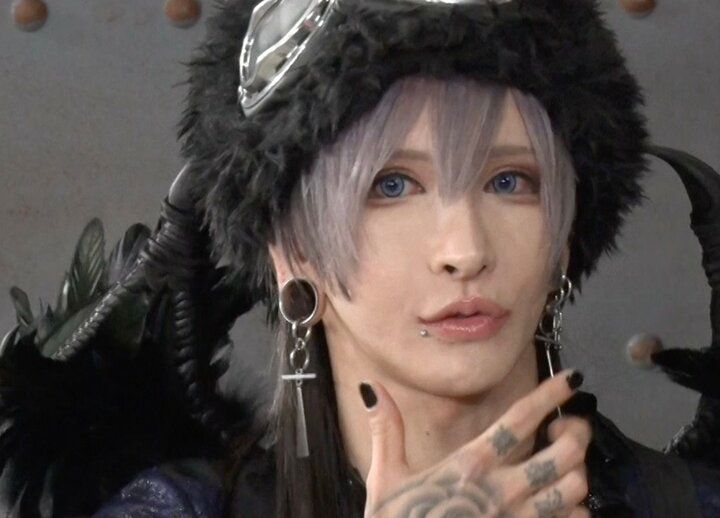 【写真・画像】「整形総額2000万円」元引きこもりのバンドマン、整形手術の後遺症を告白「今でも下唇が痺れてる」 1枚目