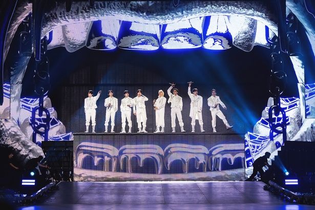 ロサンゼルスのSoFiスタジアムでの歴史的な公演を収録！(『Stray Kids : The dominATE Experience』) [c]JYP ENTERTAINMENT 