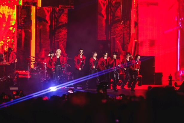 華やかなライブパフォーマンスだけでなく、メンバーたちの等身大の姿を目撃できる『Stray Kids : The dominATE Experience』 [c]JYP ENTERTAINMENT 