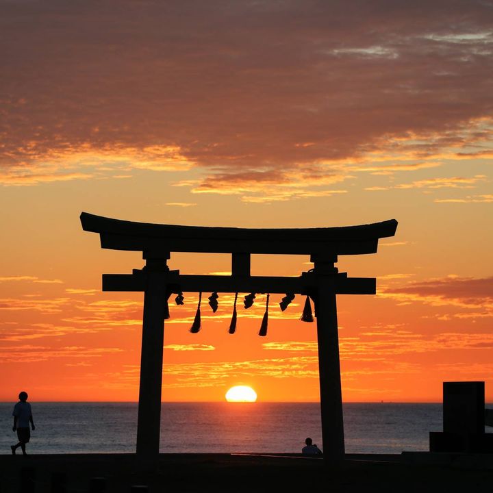 鳥居と夕日