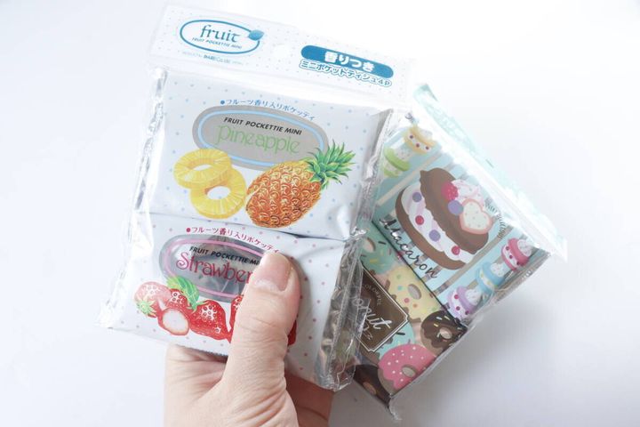 ダイソーの香りつきミニポケットティッシュ4Pとリント入香り付きミニポケットティッシュ4Pのビジュアル