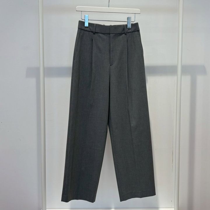 ユニクロ タックワイドパンツ
