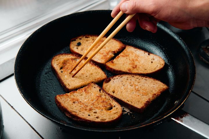 パンを焼く