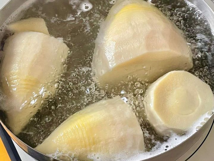 たけのこのごまみそ肉巻き