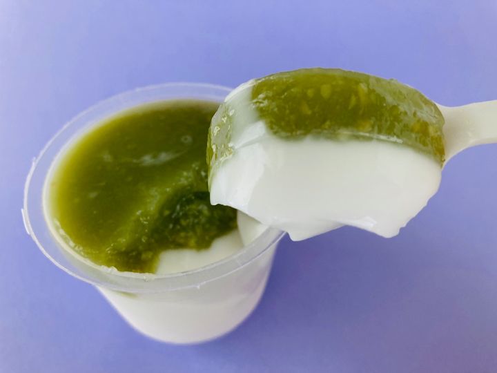「餡とプリンの味の相性よし！」「クセがなくて美味しい！」【ローソン】ずんだの餡が乗ったミルクプリン