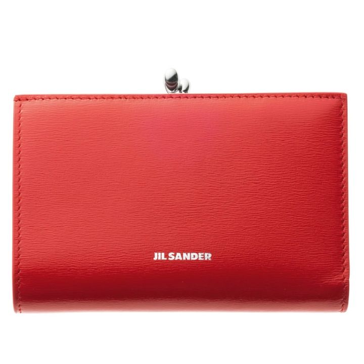 美しい色をクリーンなデザインで堪能。財布［H8×W12.5×D2］￥148,500（ジル サンダー／ジルサンダージャパン）