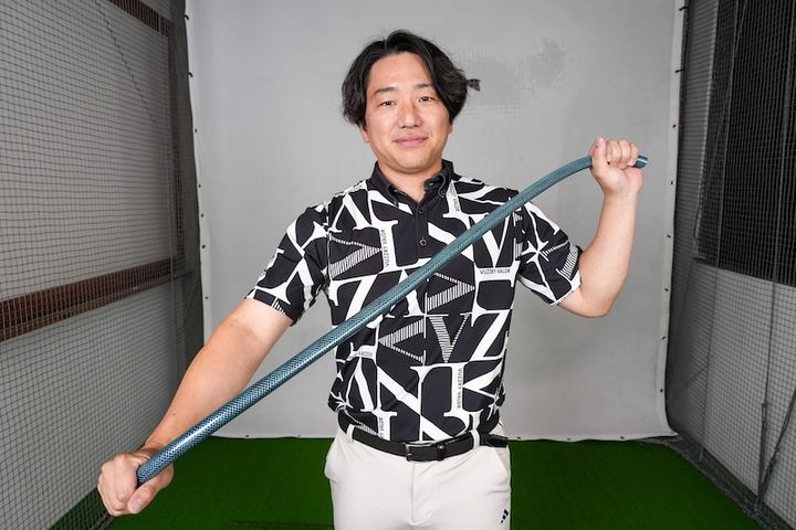 小さなバケツ1個でOK！自宅で簡単にゴルフが上達する練習法