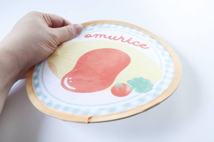 折りたたみうちわ（オムライス） 使用例