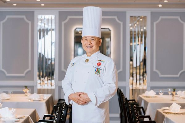 「神⼾北野ホテル」総⽀配⼈・総料理⻑の⼭⼝浩さんが、兵庫県「県勢⾼揚功労」受賞！