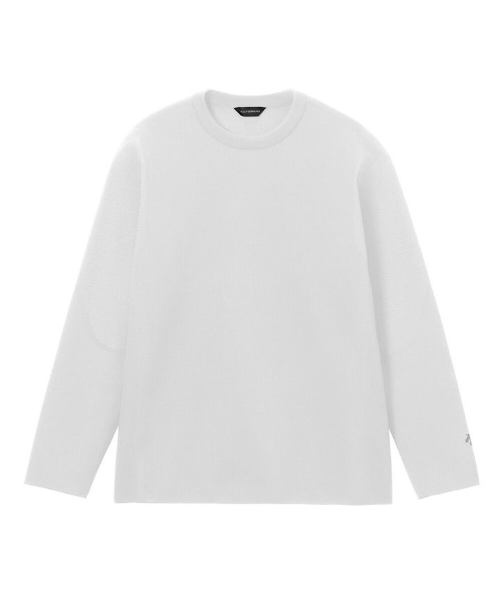 クルーネック、Tシャツ、ポロシャツも同シリーズから展開。いずれもジャガード柄の組み合わせによって通気性やストレッチ性を持たせ、DESCENTE独自のパターンメイキングで立体的なシルエットと快適な着用感を実現している。
