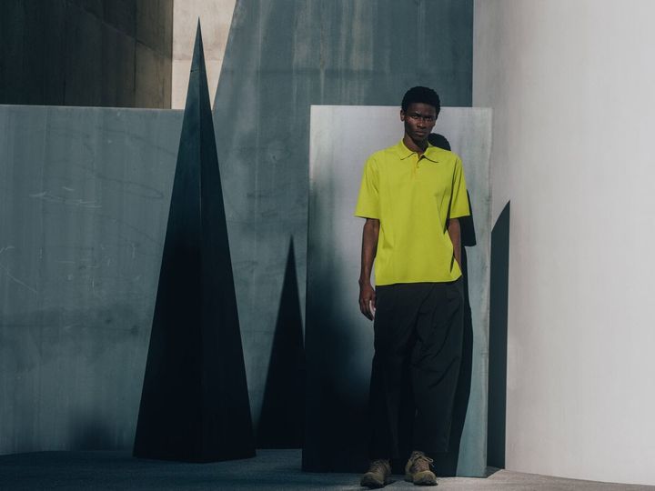 DESCENTE ALLTERRAIN（デサント オルテライン）から、26SS「FUSIONKNIT（フュージョンニット）」シリーズの新作が登場。スポーツウェア開発で培ってきた独自技術とノウハウを融合させ、運動性と快適性を追求した高機能ニットプロダクトとなっている。