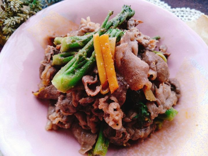 山菜の王様たくさん採れました。たらの芽と牛肉の味噌炒め