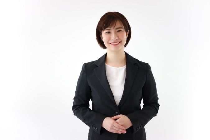 笑顔 自己紹介 女性