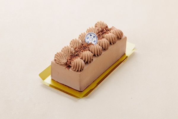 50年前のレストランの記憶を現代に再構築、白十字のチョコレートケーキが冷凍で全国へ