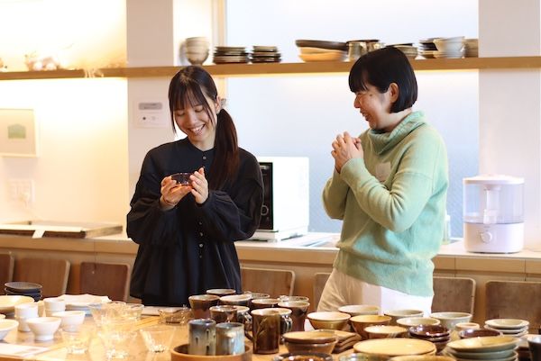 【東京都渋谷区】新しい門出に。社会的養護の若者が自ら選ぶ「うつわとお洋服のお渡し会」開催