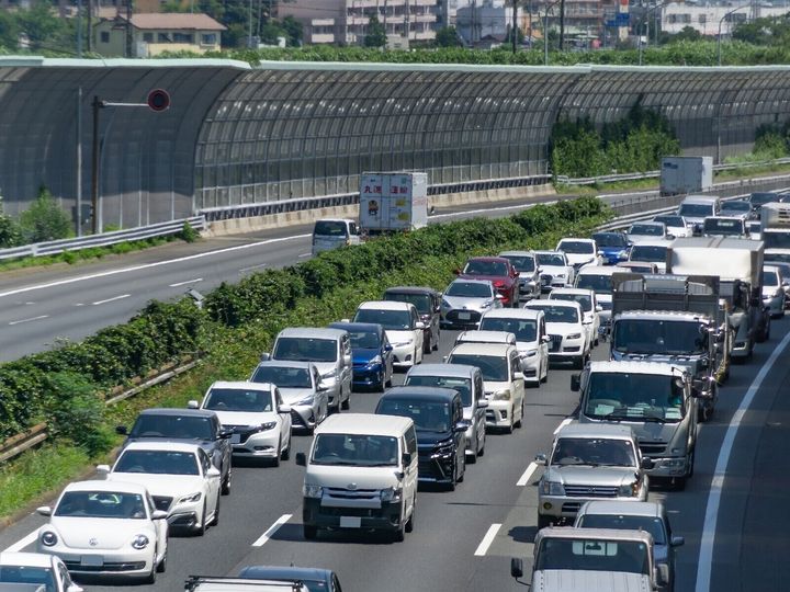 ゴールデンウイークに実家や義実家へ帰省し、思いがけないトラブルに見舞われたという人もいるかもしれない。42歳女性は裕福な夫の実家で3泊したが、帰りがけに義母から「息子には内緒にして」と驚くべき要求をされたのだという。※サムネイル画像：PIXTA
